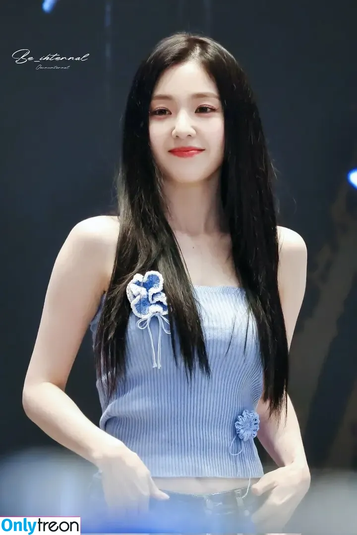 Red Velvet nude photo #0268 (Irene / renebaebae / thee_red_velvet)