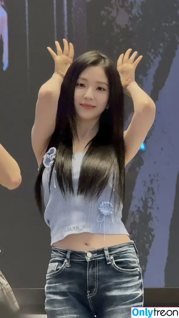 Red Velvet nude photo #0272 (Irene / renebaebae / thee_red_velvet)