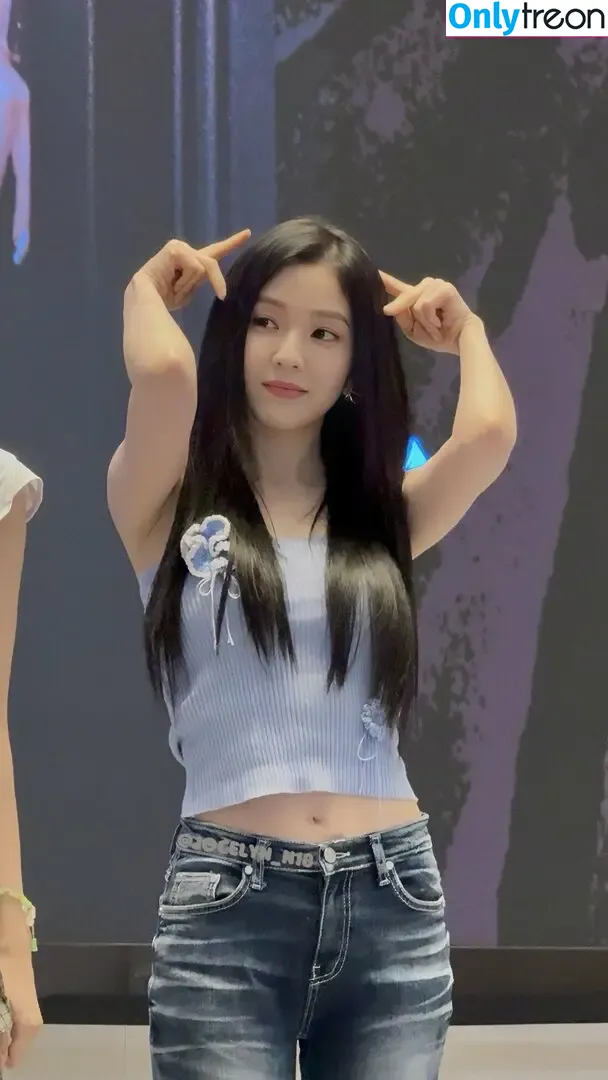 Red Velvet nude photo #0273 (Irene / renebaebae / thee_red_velvet)