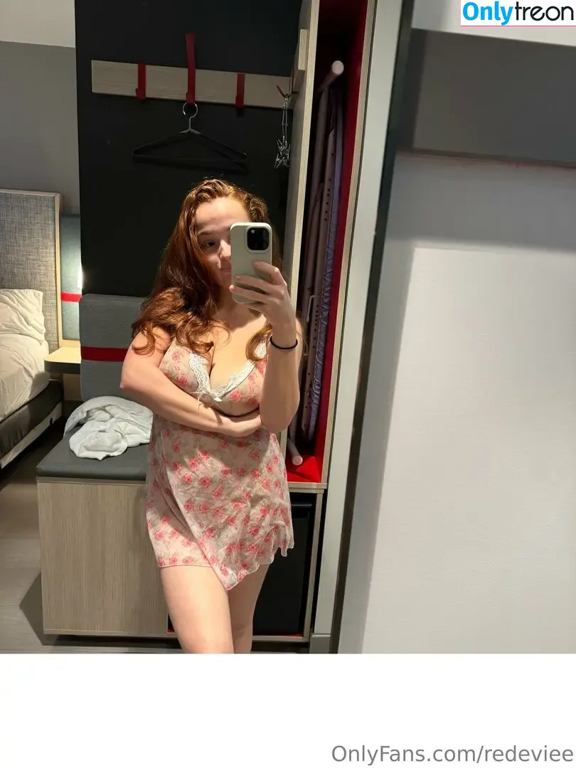 redeviee nude photo #0017 (red.eviee)