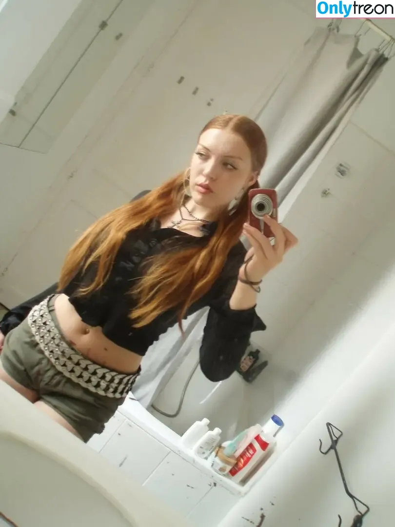 Redfflame nude photo #0044 (Redfflame)