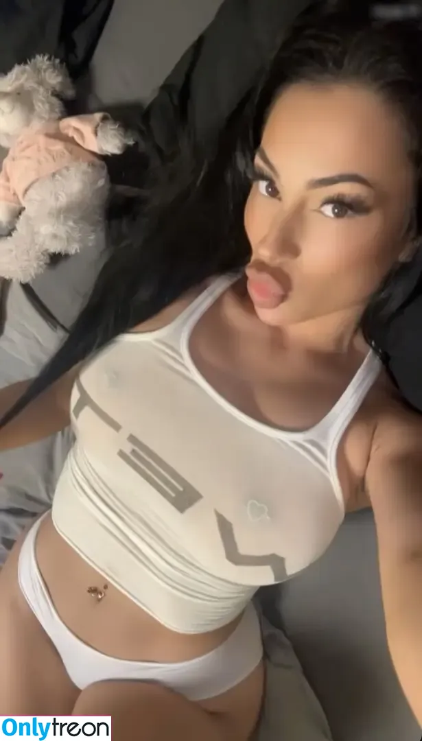 reealmina nude photo #0055 (reealmina)