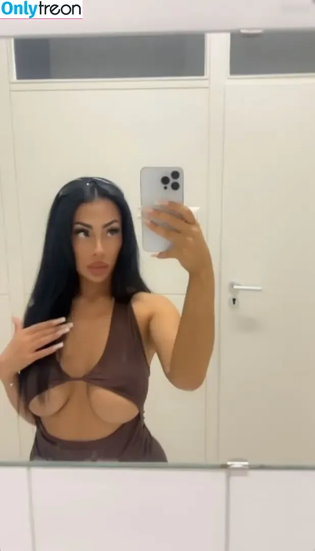 reealmina nude photo #0057 (reealmina)