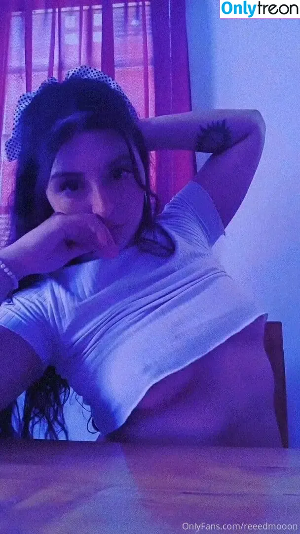 reeedmooon nude photo #0049 (evemooon)