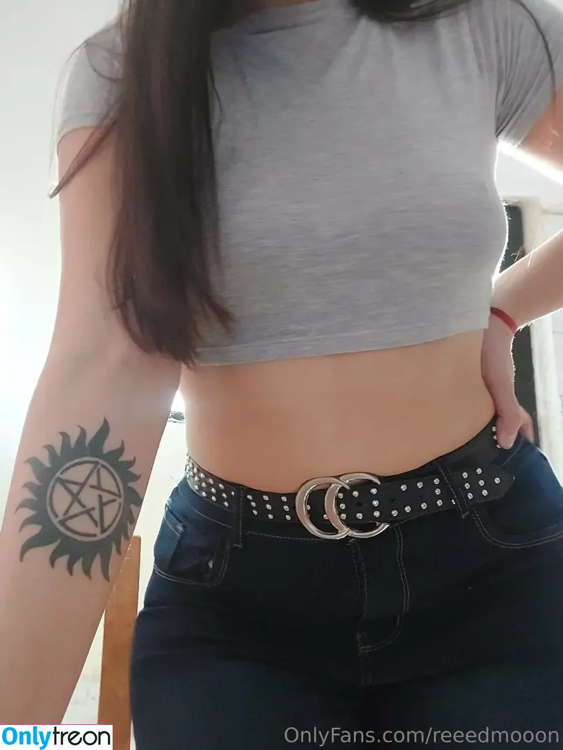 reeedmooon nude photo #0075 (evemooon)