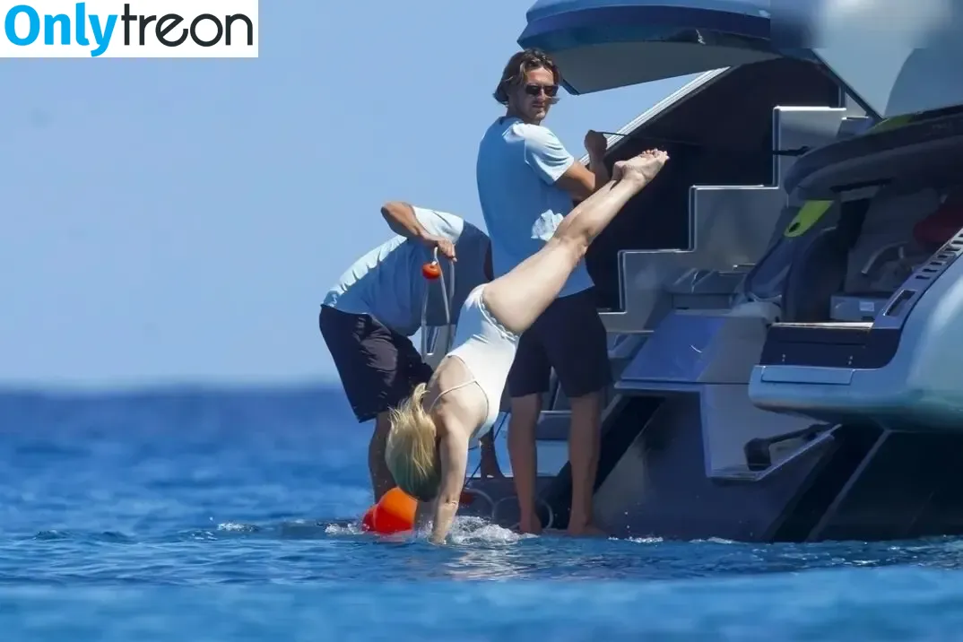 Reese Witherspoon nude photo #0416 (reesew / reesewitherspoon)