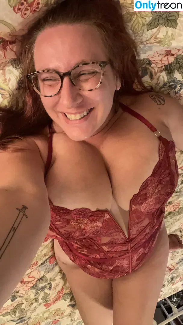 RefashionedHippie nude photo #0030 (ChicksWithFics)