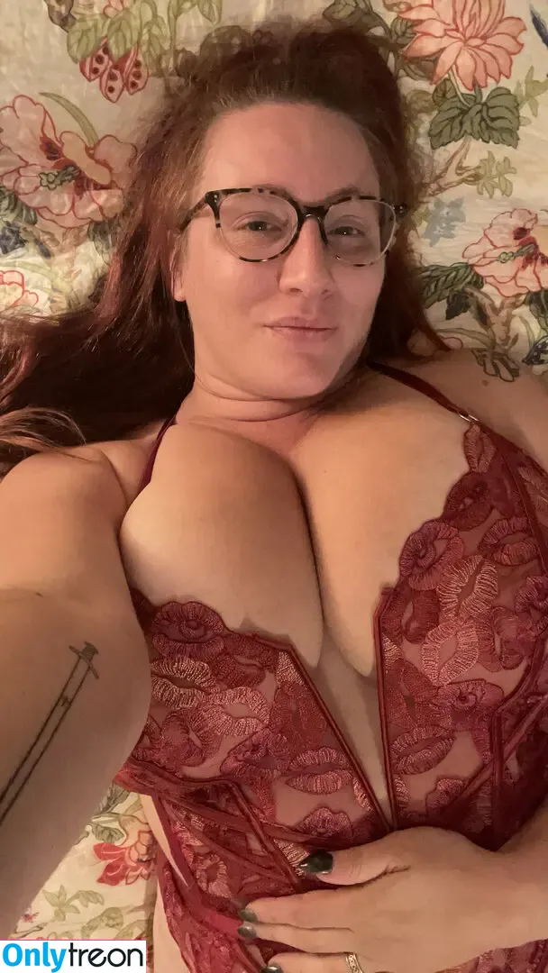 RefashionedHippie nude photo #0031 (ChicksWithFics)