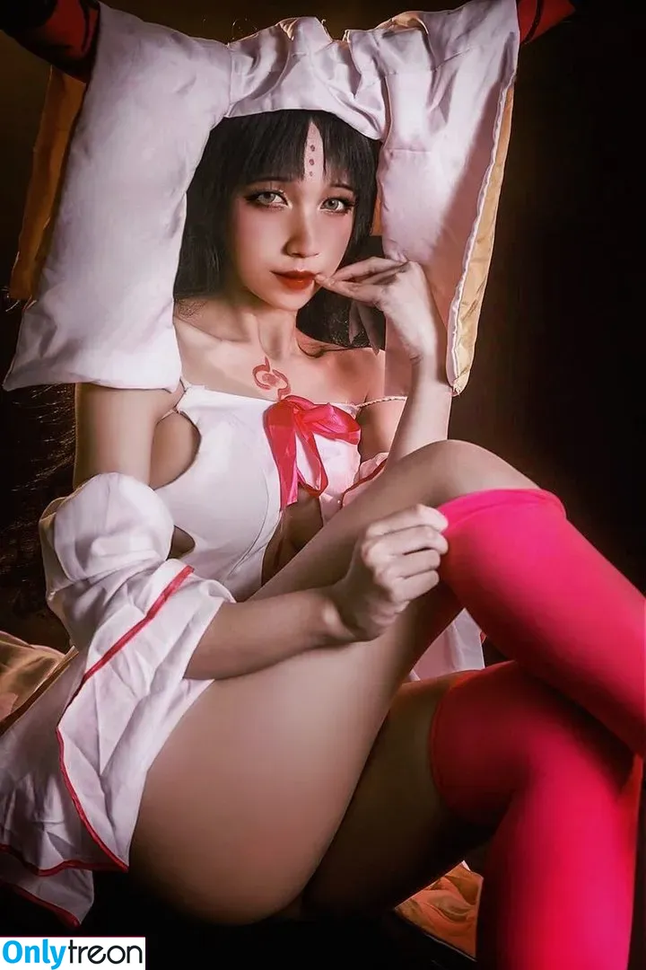 Refeen nude photo #0047 (Refina / referrals)