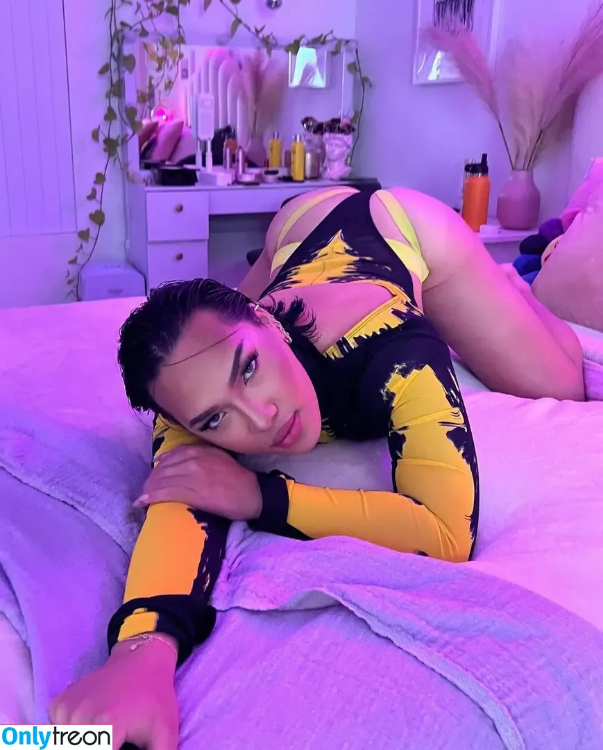 reggiebaddy nude photo #0005 (Reggiecreations)
