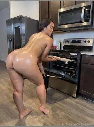 Regina_Unite / reginaunite_fit nude photo #0013