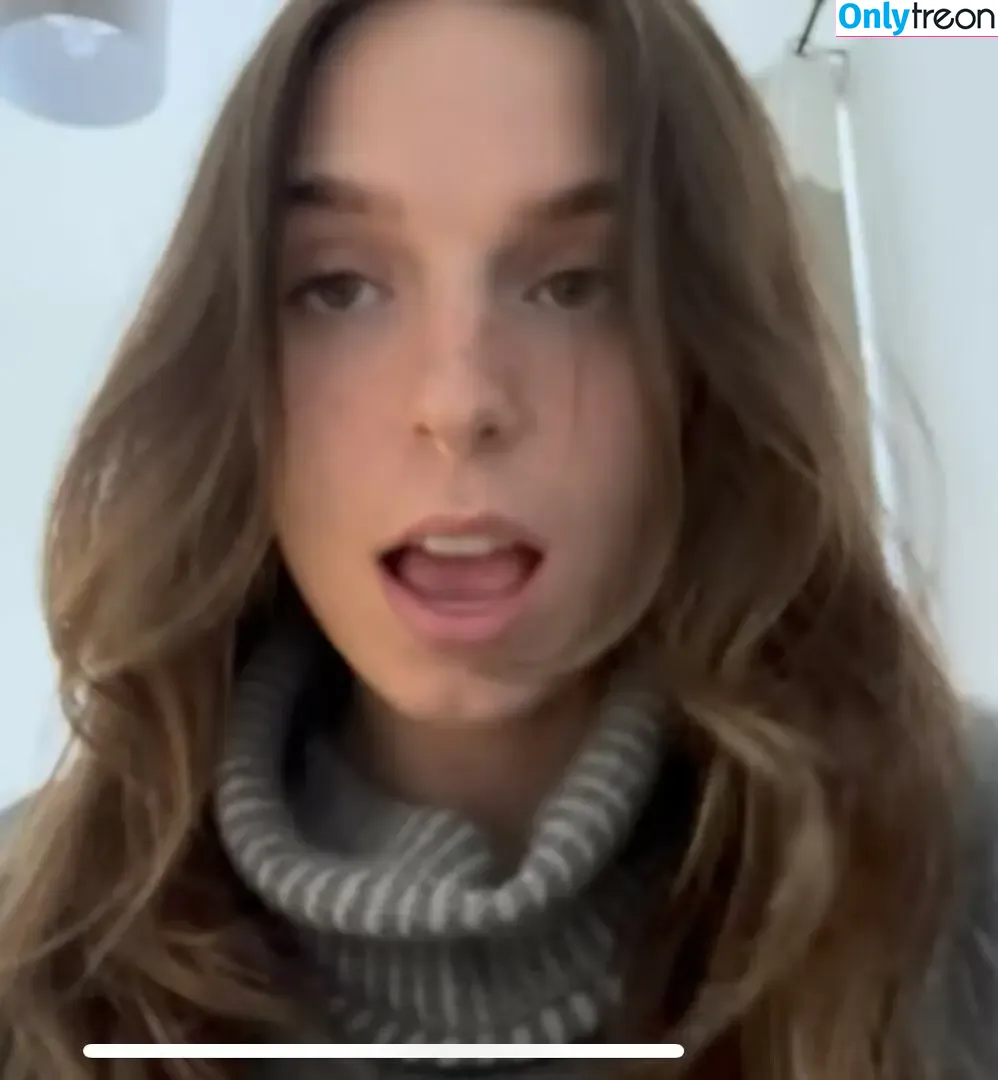 Remmy ASMR nude photo #0004 (remireaganasmr / remsreality)