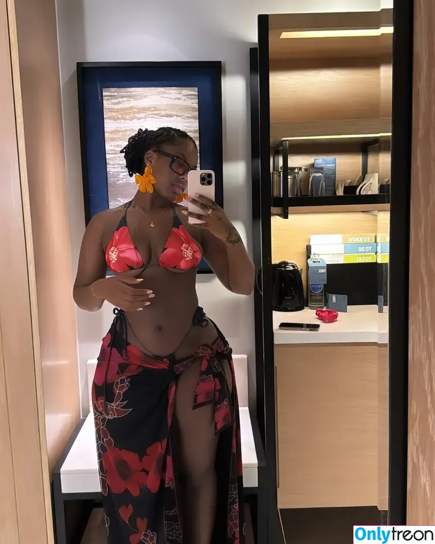 Renee Adjoa nude photo #0004 (reneeadjoa)