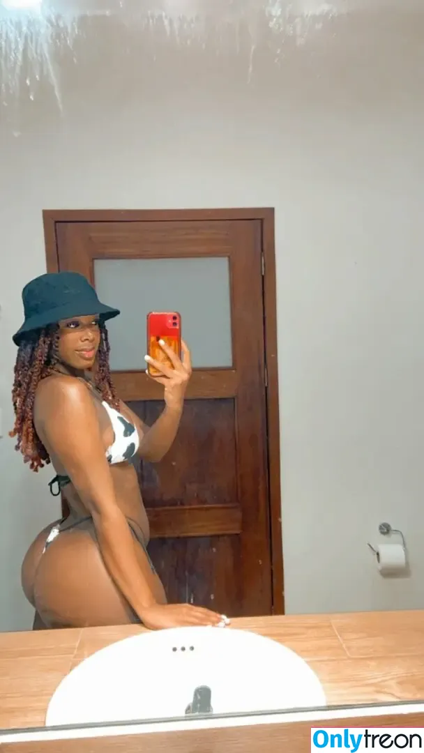 Renee Adjoa nude photo #0025 (reneeadjoa)