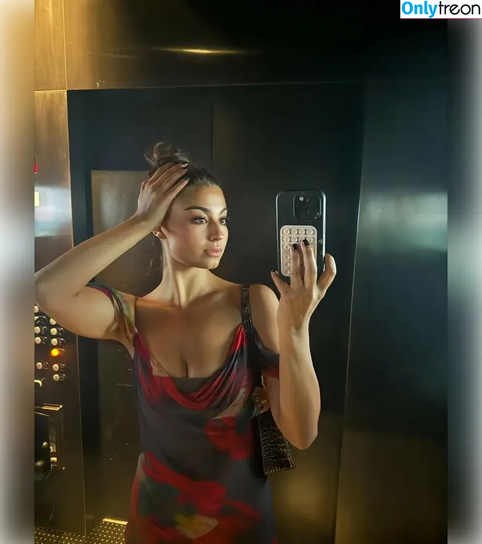 Reneé Monaco nude photo #0192 (mamagarcia / peachmangojuice)