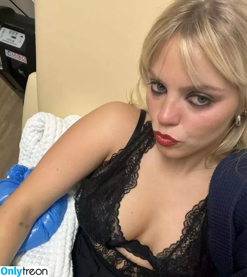 Renee Rapp nude photo #0017 (reneerapp)