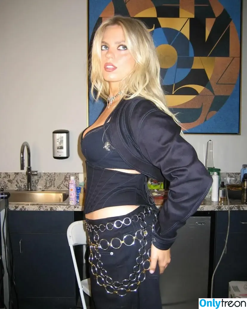 Renee Rapp nude photo #0216 (reneerapp)