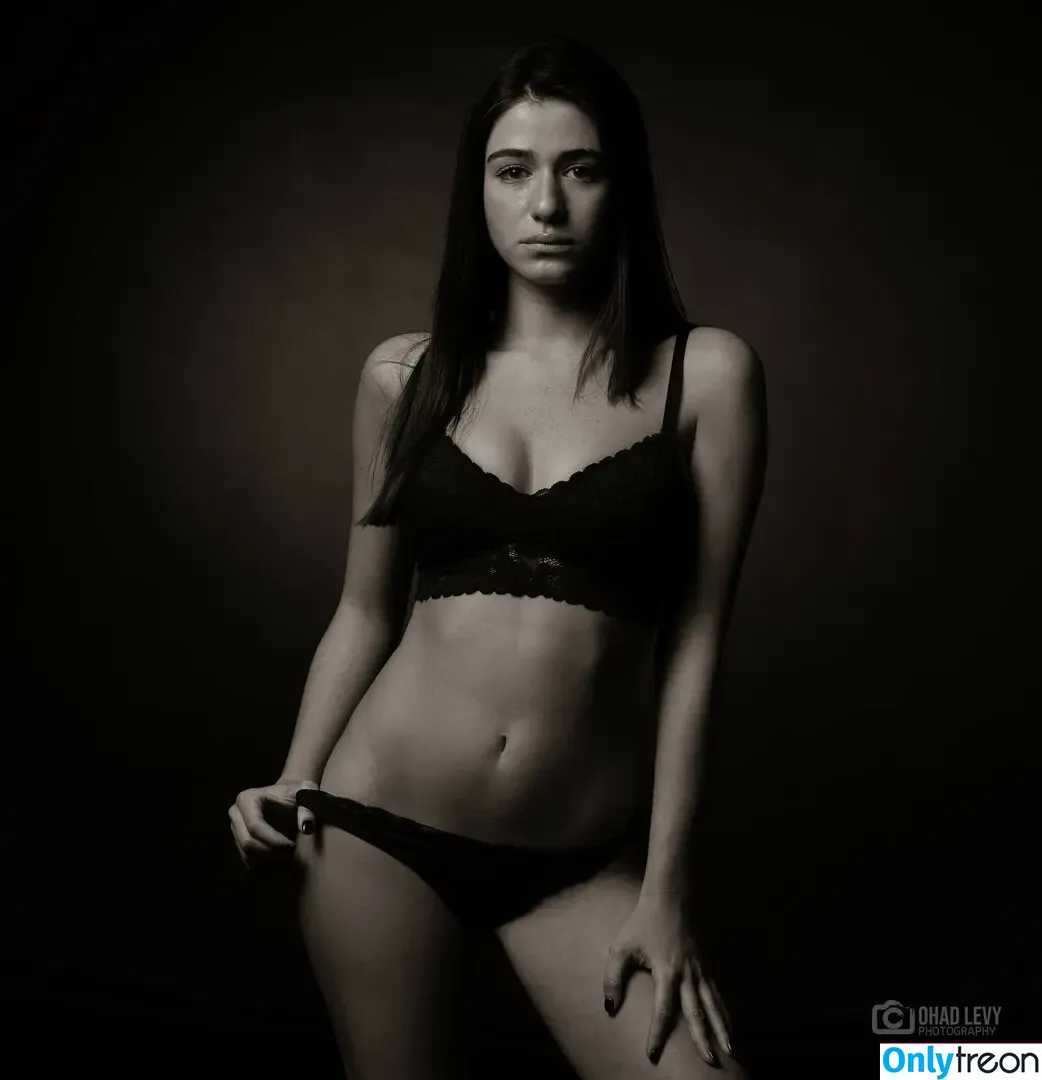 Reut Ron nude photo #0019 (baby_girl_94 / reutron_)