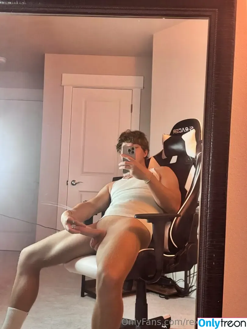rexycampbell nude photo #0021 (rexmcampbell)