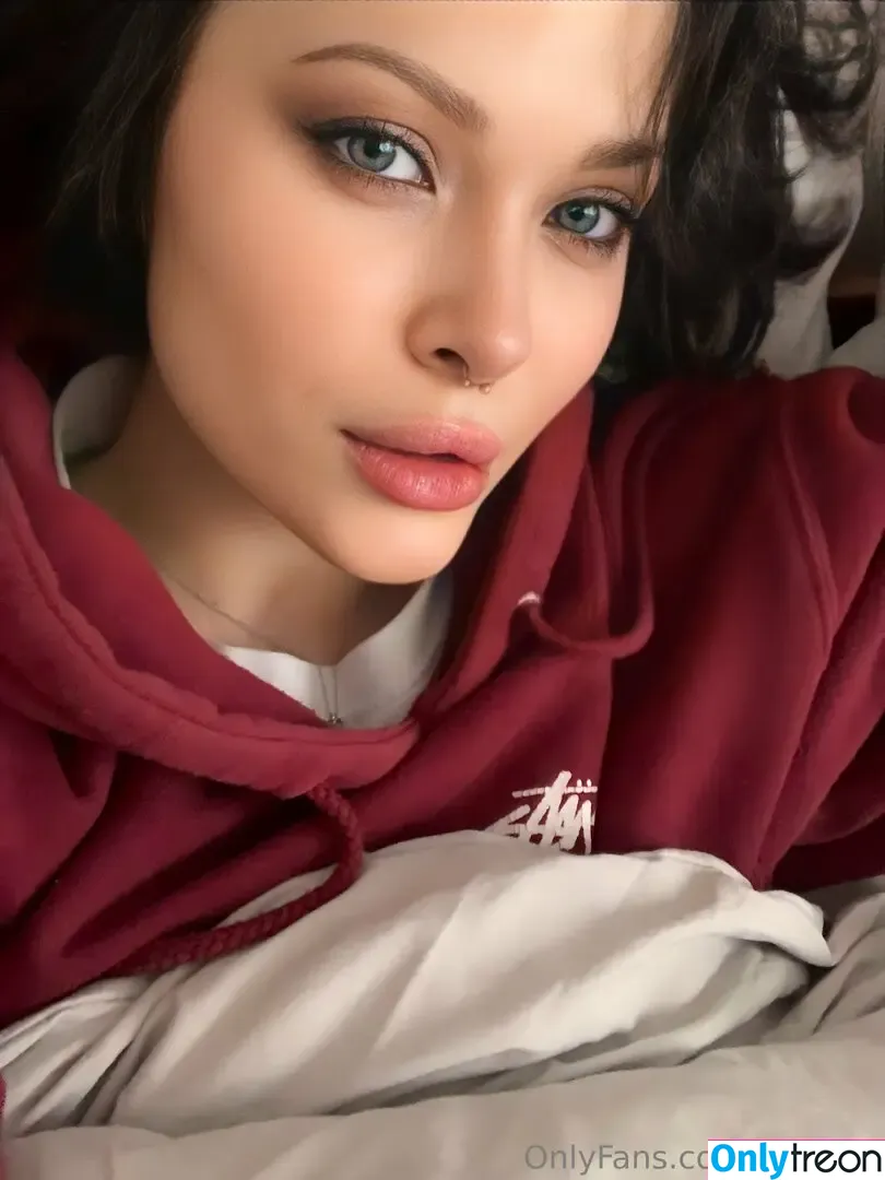 rey_lina nude photo #0027 (rey_lina)