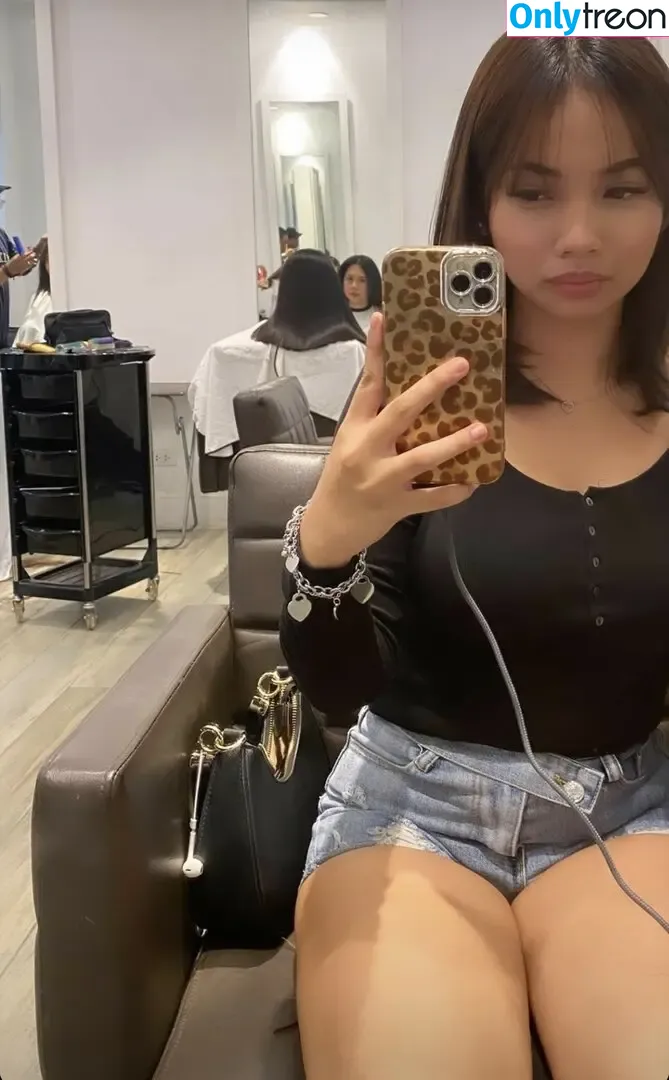 Rhioenna Lim nude photo #0013 (Rhioexxa_k / rrrrr_ely)