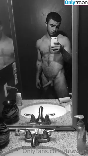 rhtwoun / _ray2low nude photo #0007