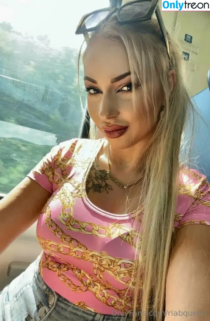 riabqueen nude photo #0001 (r_j_b_queen)