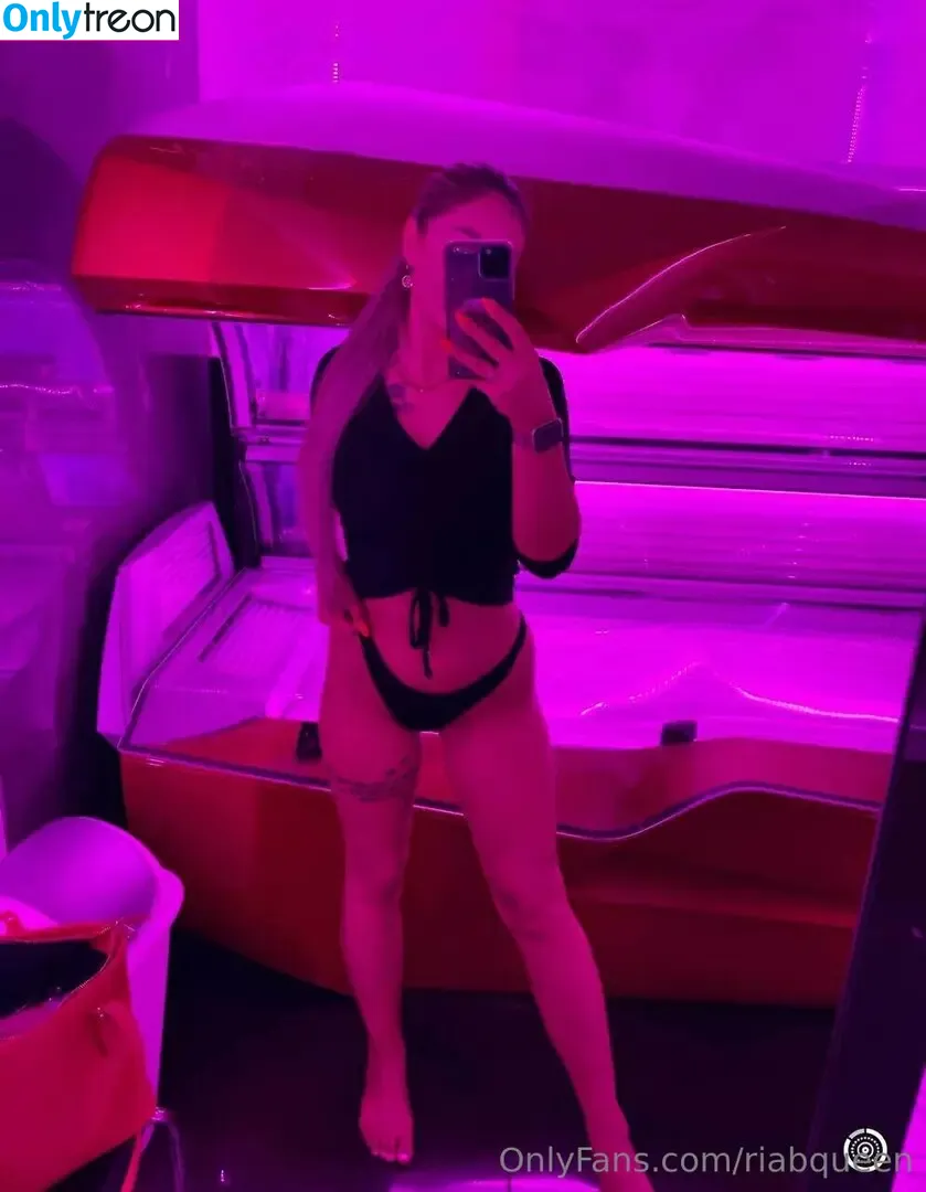 riabqueen nude photo #0007 (r_j_b_queen)