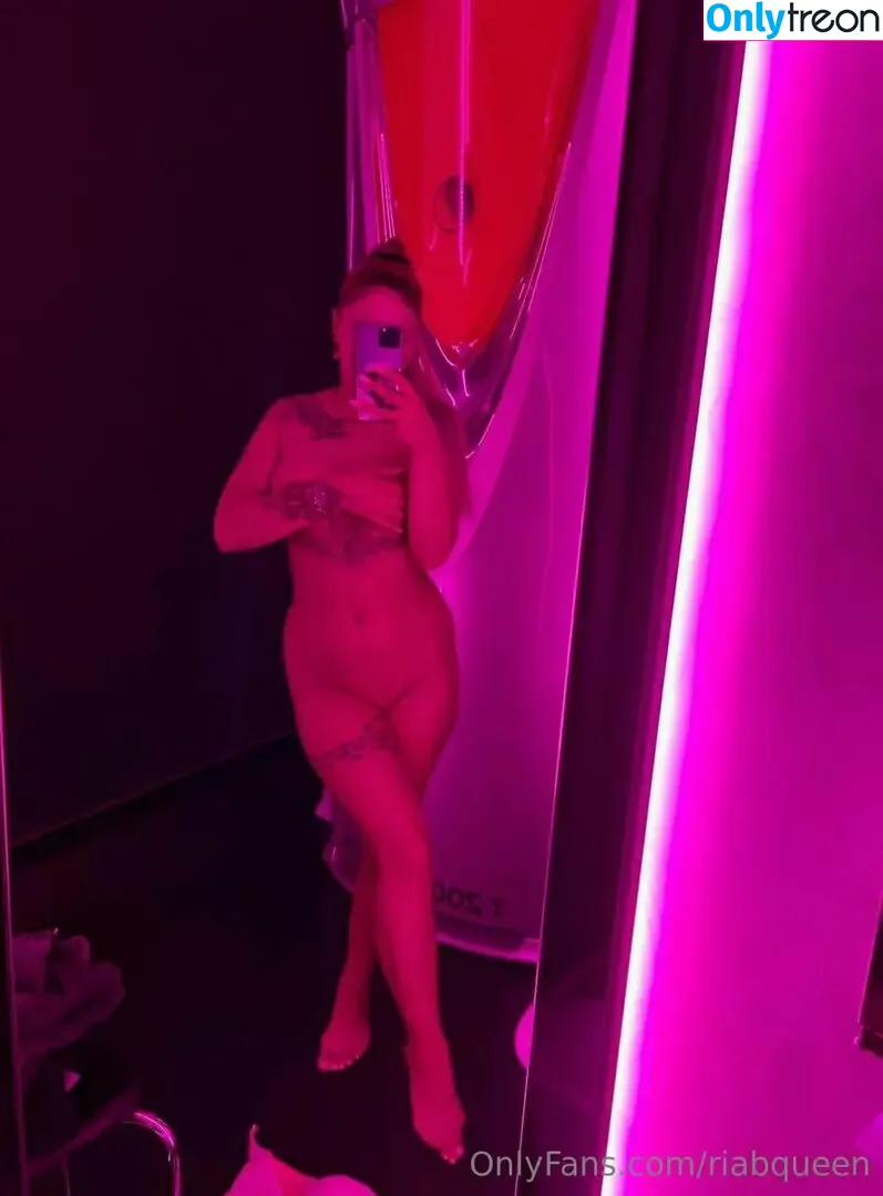 riabqueen nude photo #0011 (r_j_b_queen)