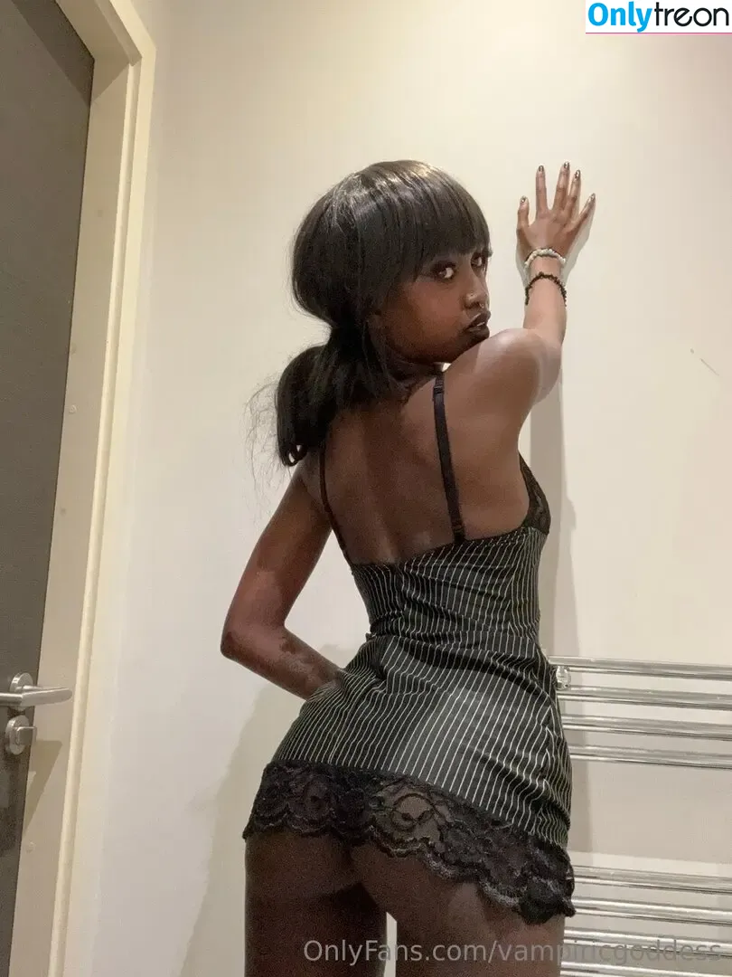 Richchocolit nude photo #0116 (Vampleen / vampiricgoddess)