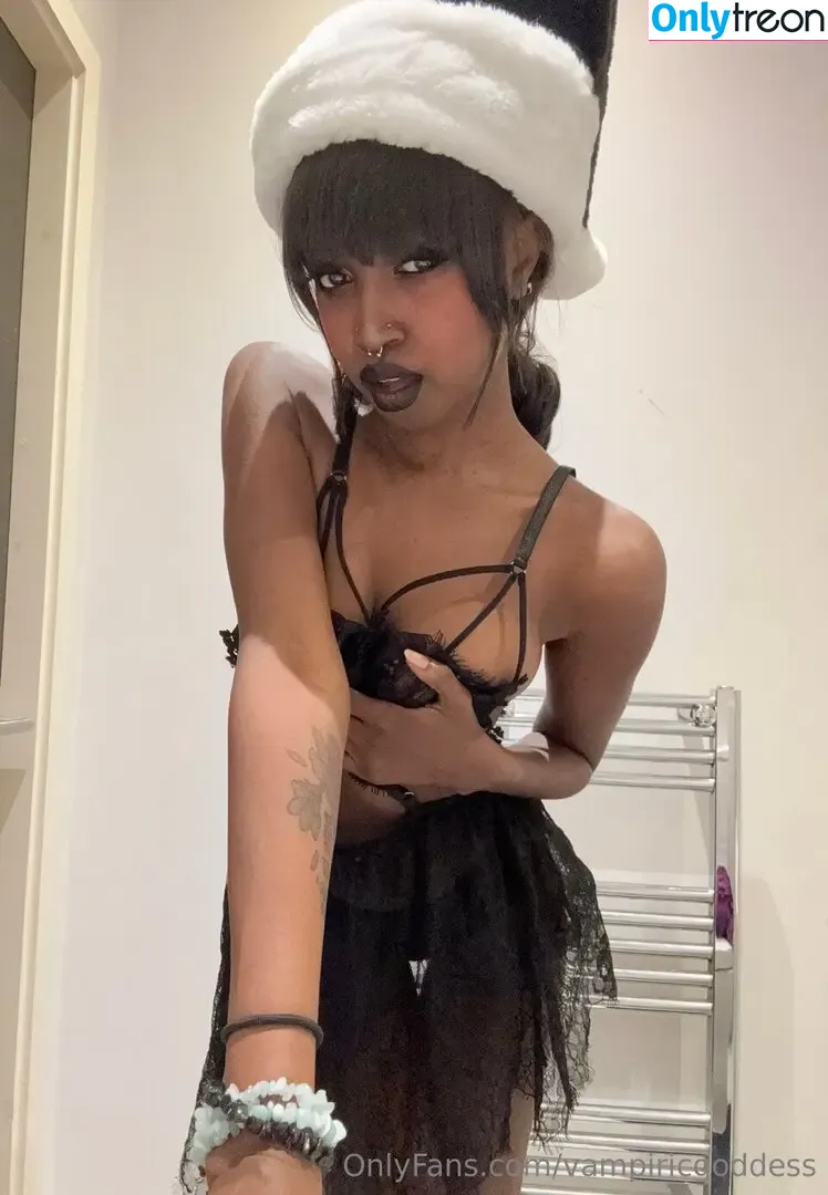 Richchocolit nude photo #0117 (Vampleen / vampiricgoddess)