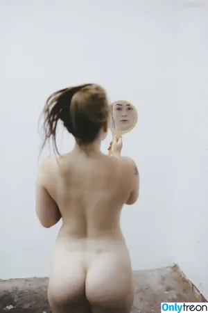 Richtigunkreativ nude photo #0005
