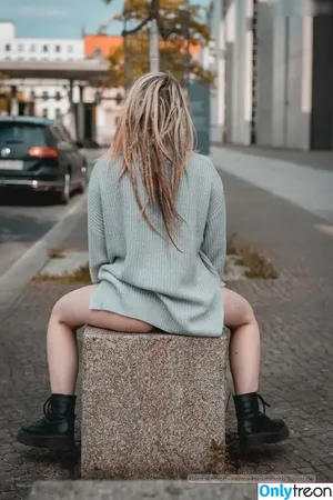Richtigunkreativ nude photo #0007