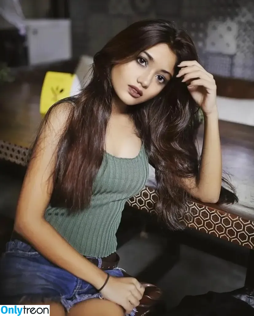 Ridhima Bisht nude photo #0031 (bisht / mooddyritz)
