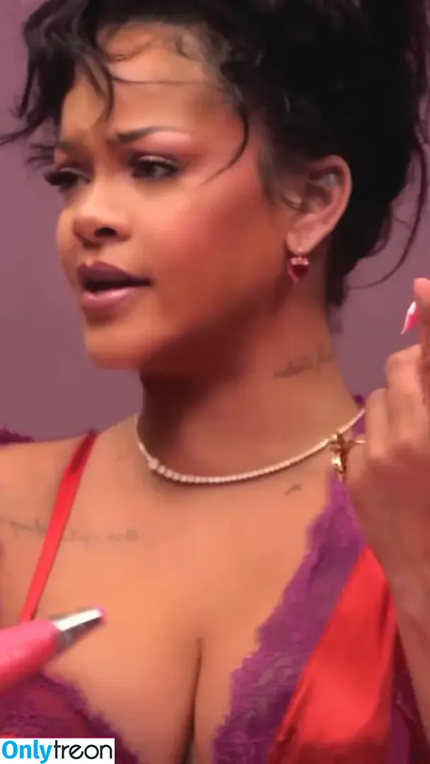 Rihanna nude photo #4184 (badgalriri)