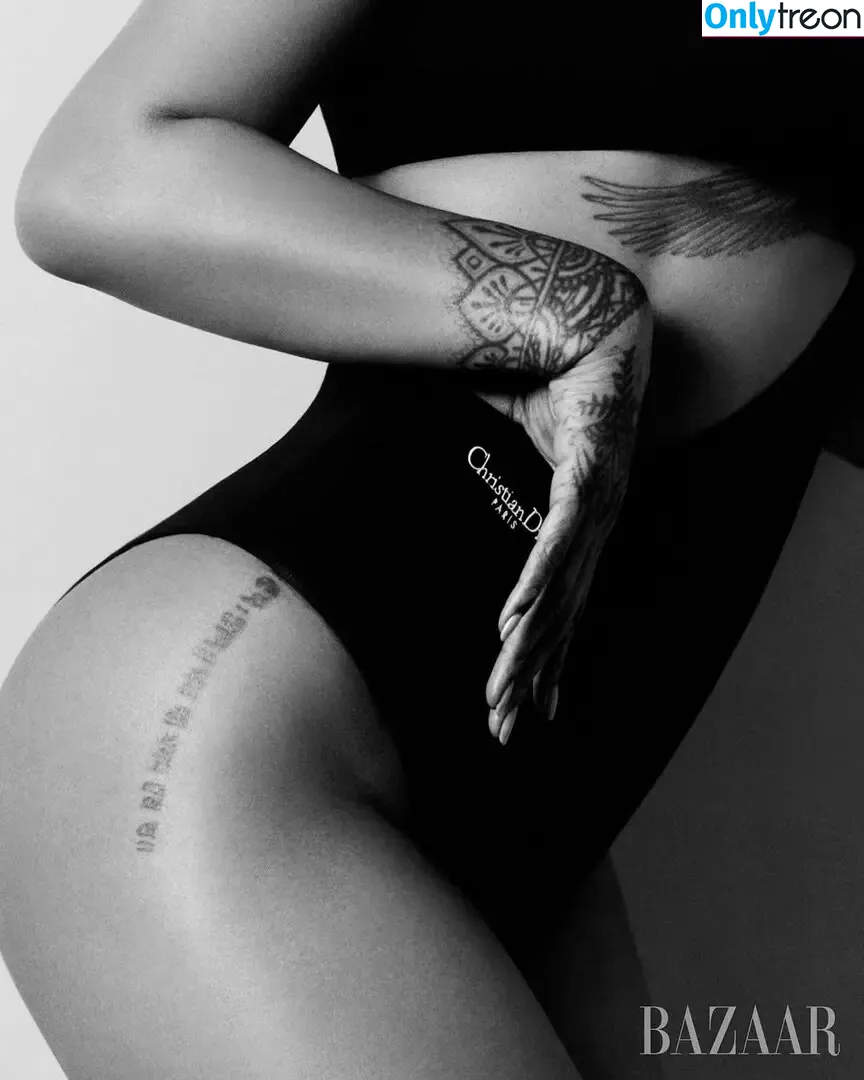 Rihanna nude photo #4286 (badgalriri)