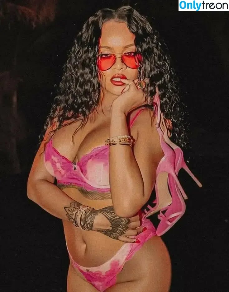 Rihanna nude photo #4558 (badgalriri)
