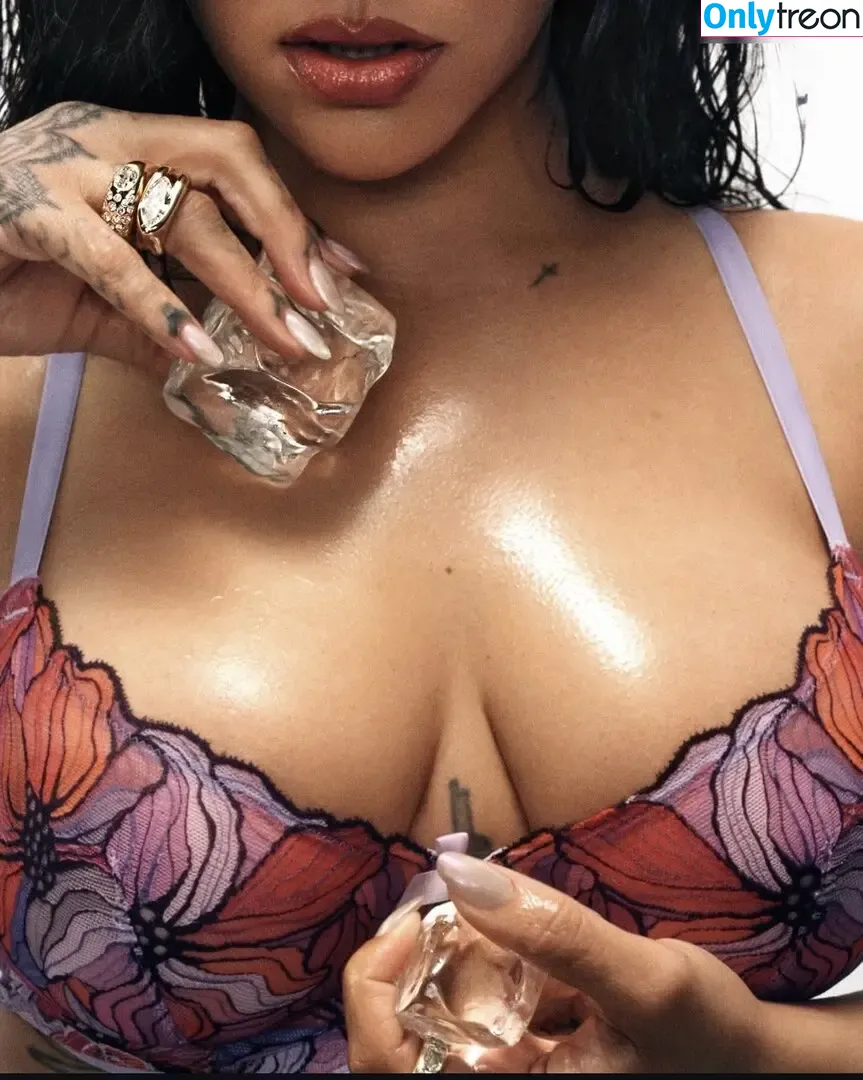 Rihanna nude photo #4590 (badgalriri)
