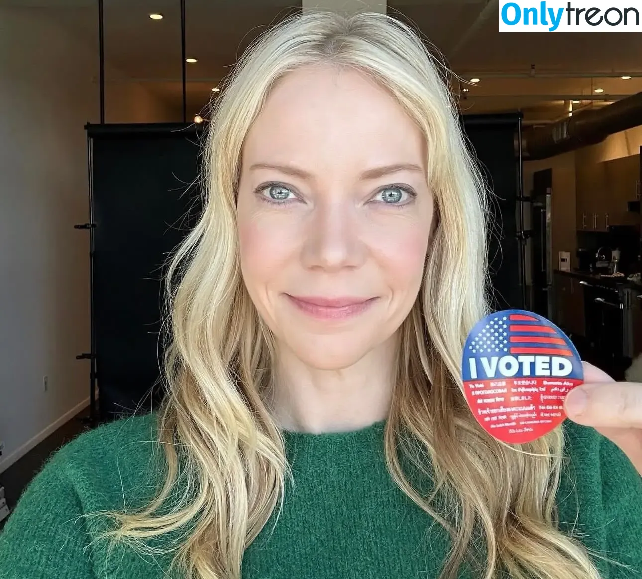 Riki Lindhome nude photo #0141 (rikilindhome)