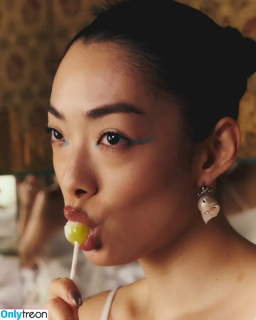 Rina Sawayama nude photo #0134 (rinasonline / soyjotaeme)