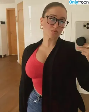 Rina / momorina / rinajvlog nude photo #0487
