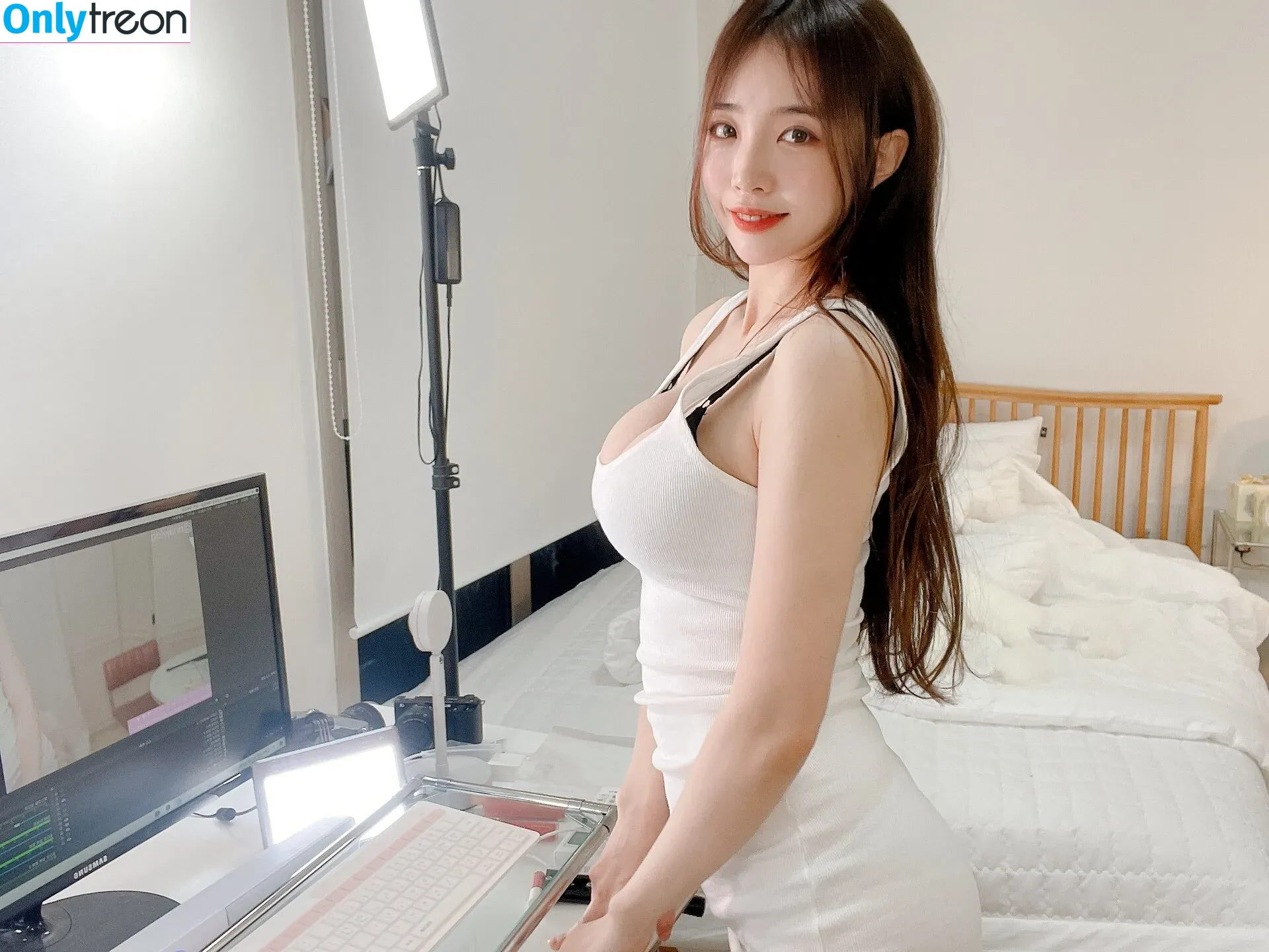 Rina nude photo #0072 (momorina / rinajvlog)