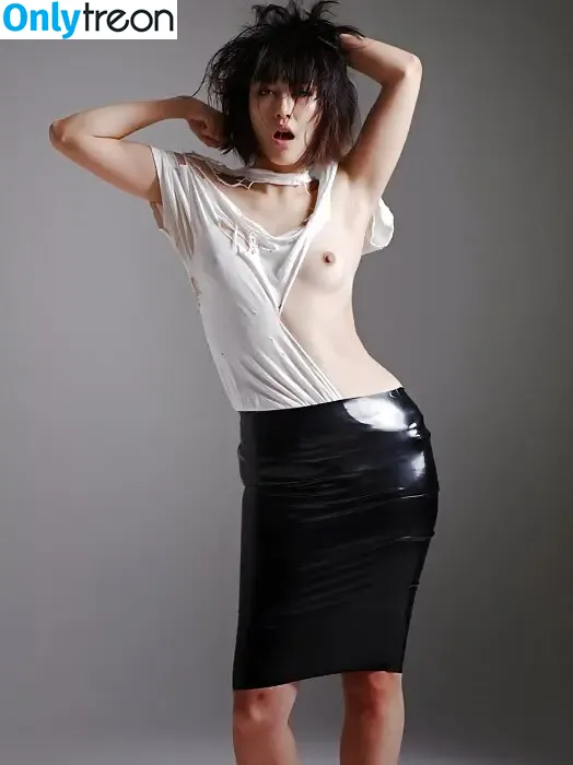 Rinko Kikuchi nude photo #0021 (rinkokikuchi)