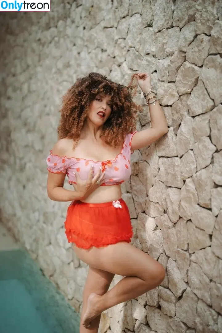 riquenesof nude photo #0102 (Tania Riquenes)