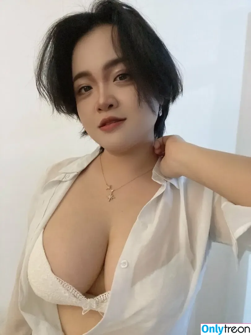 Ririyne nude photo #0001 (Felicia Yauwin / riryine)