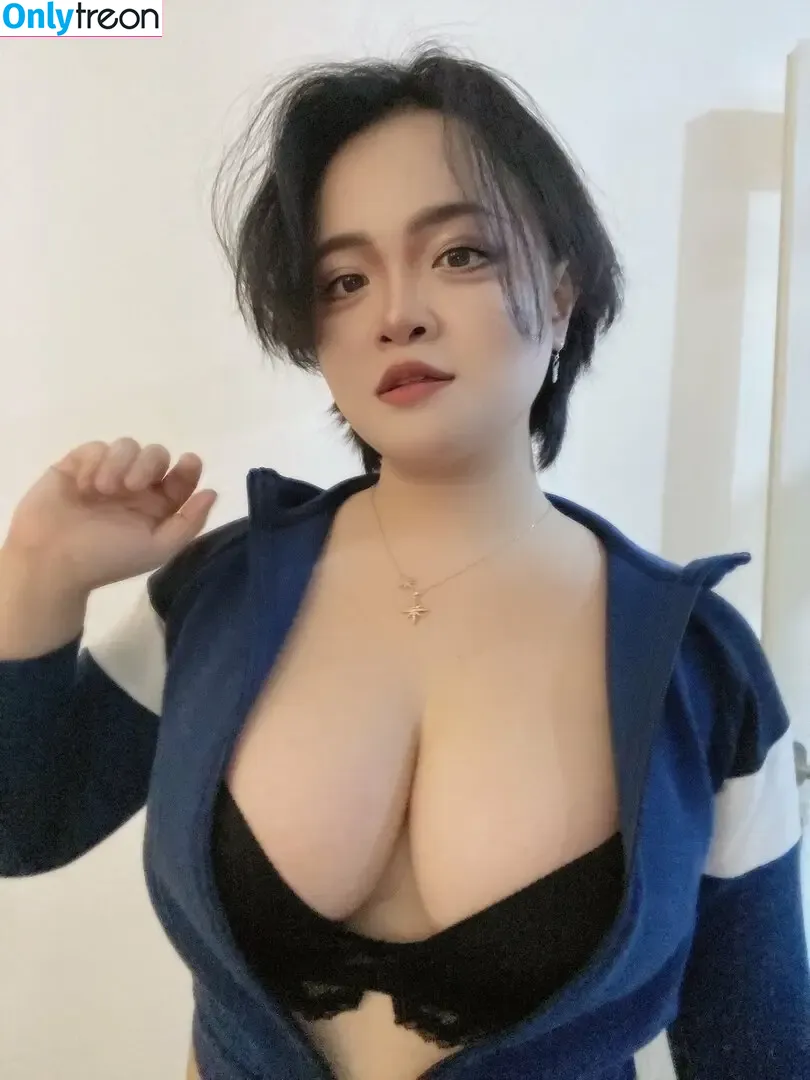 Ririyne nude photo #0002 (Felicia Yauwin / riryine)