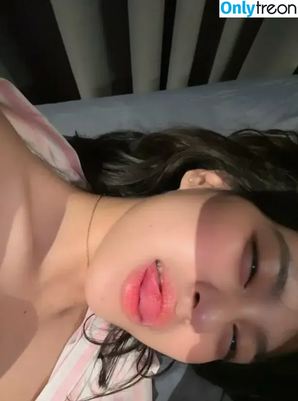 risaatjan nude photo #0083 (notriissaaa)
