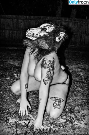 risenfeinics / therisenfeinics nude photo #0004