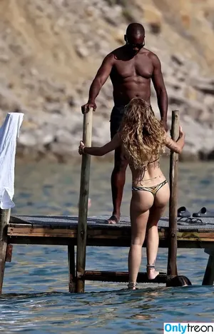 Rita Ora / ritaora / ritaoraeu nude photo #5209