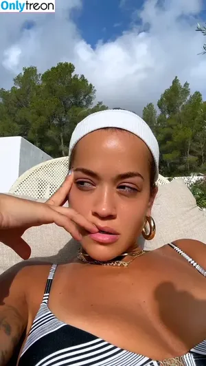 Rita Ora / ritaora / ritaoraeu nude photo #5301